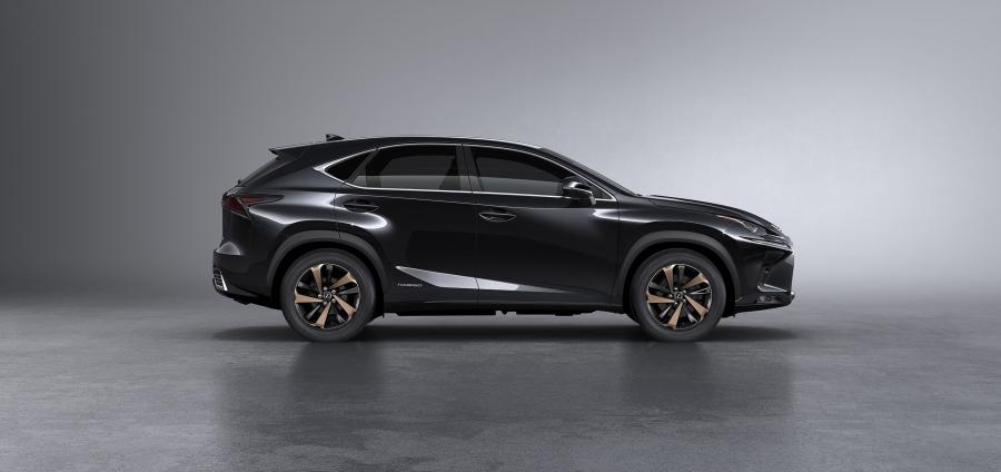  Lexus NX300h 2017 года  (WW) (фото 7 из 19)